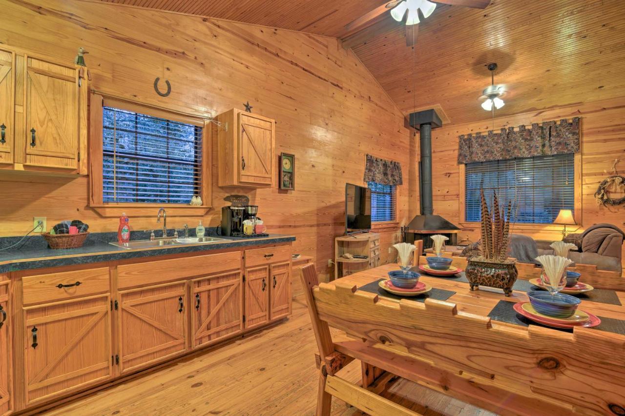 Hochatown Hideaway With Hot Tub, Grill And Fire Pit! Villa Stephens Gap Exterior photo