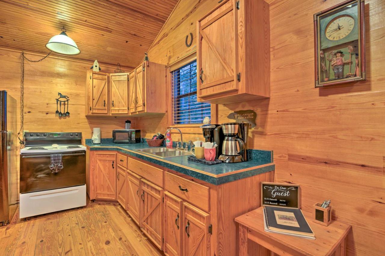 Hochatown Hideaway With Hot Tub, Grill And Fire Pit! Villa Stephens Gap Exterior photo